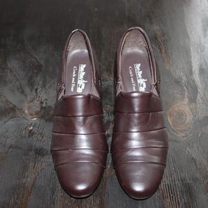 Coach and Four Size 9 Heels